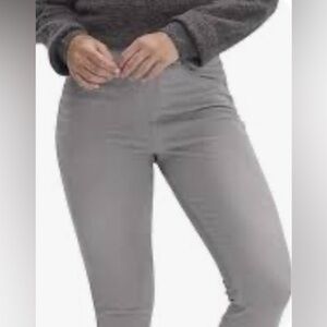 HUE Sz XL Sunwashed Ultra Soft Denim Capri Cropped In Gray Dove NEW WITH TAGS